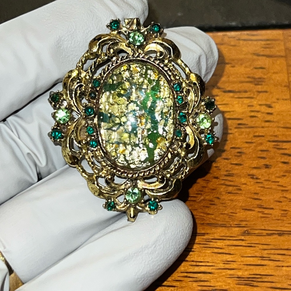 Elegant Green and Gold Vintage Brooch